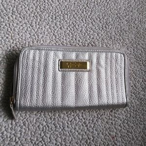 NEW SILVER JESSICA SIMPSON WALLET
